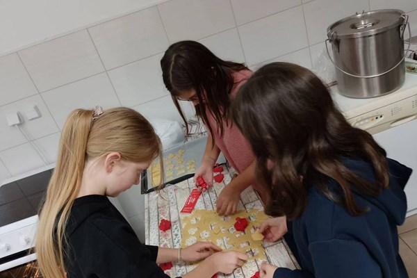 Društva Crvenoga križa diljem Hrvatske provode blagdanske aktivnosti za najranjivije u društvu